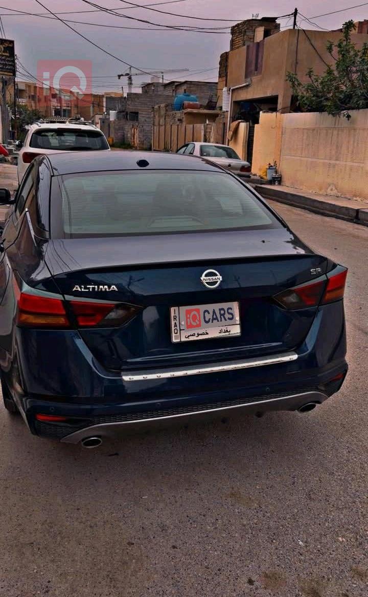 نيسان ألتيما